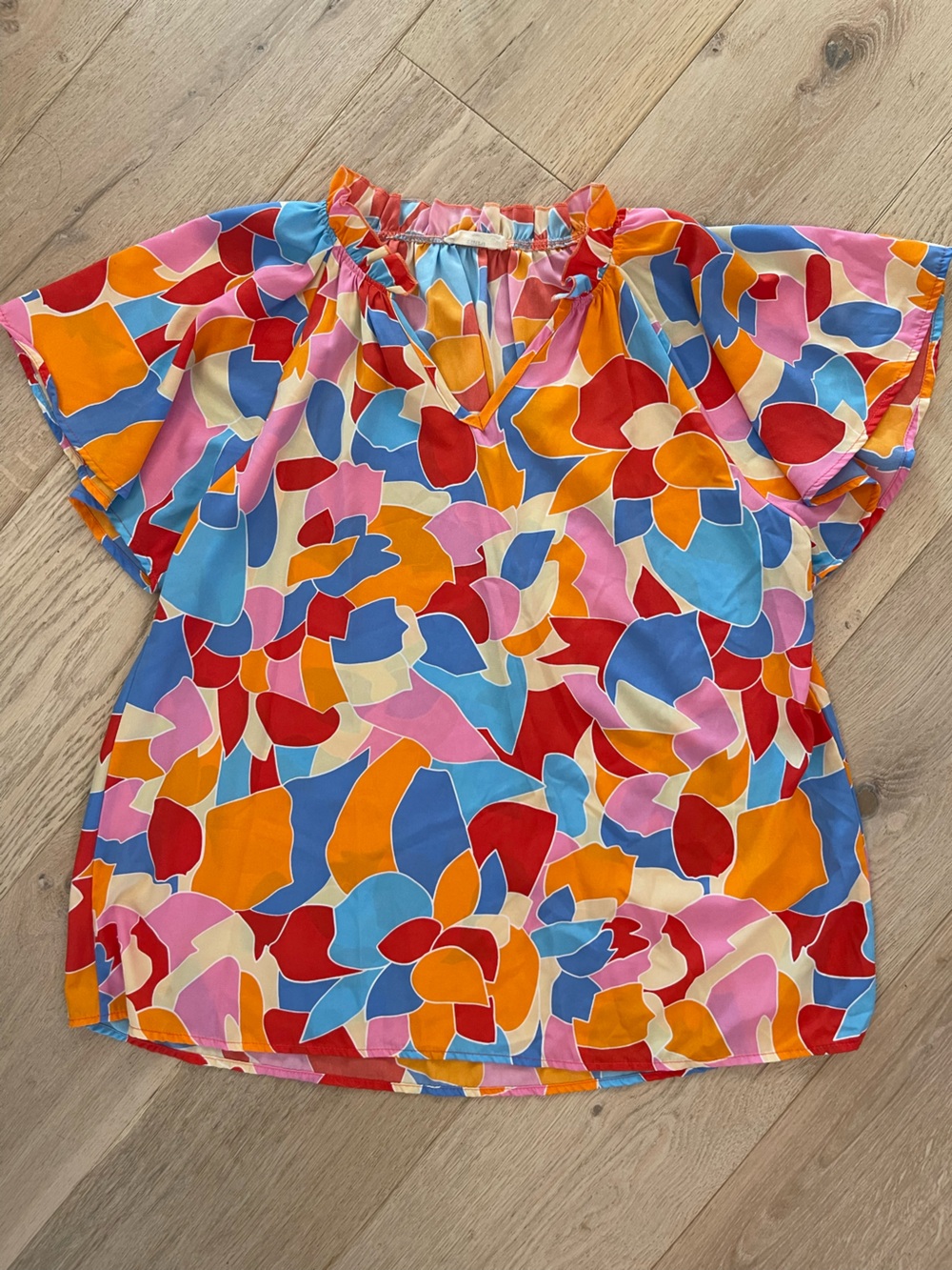entro Multicolor top in Pink, Blue, Orange, Cream abstract print
